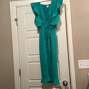 Green ruffle dress!